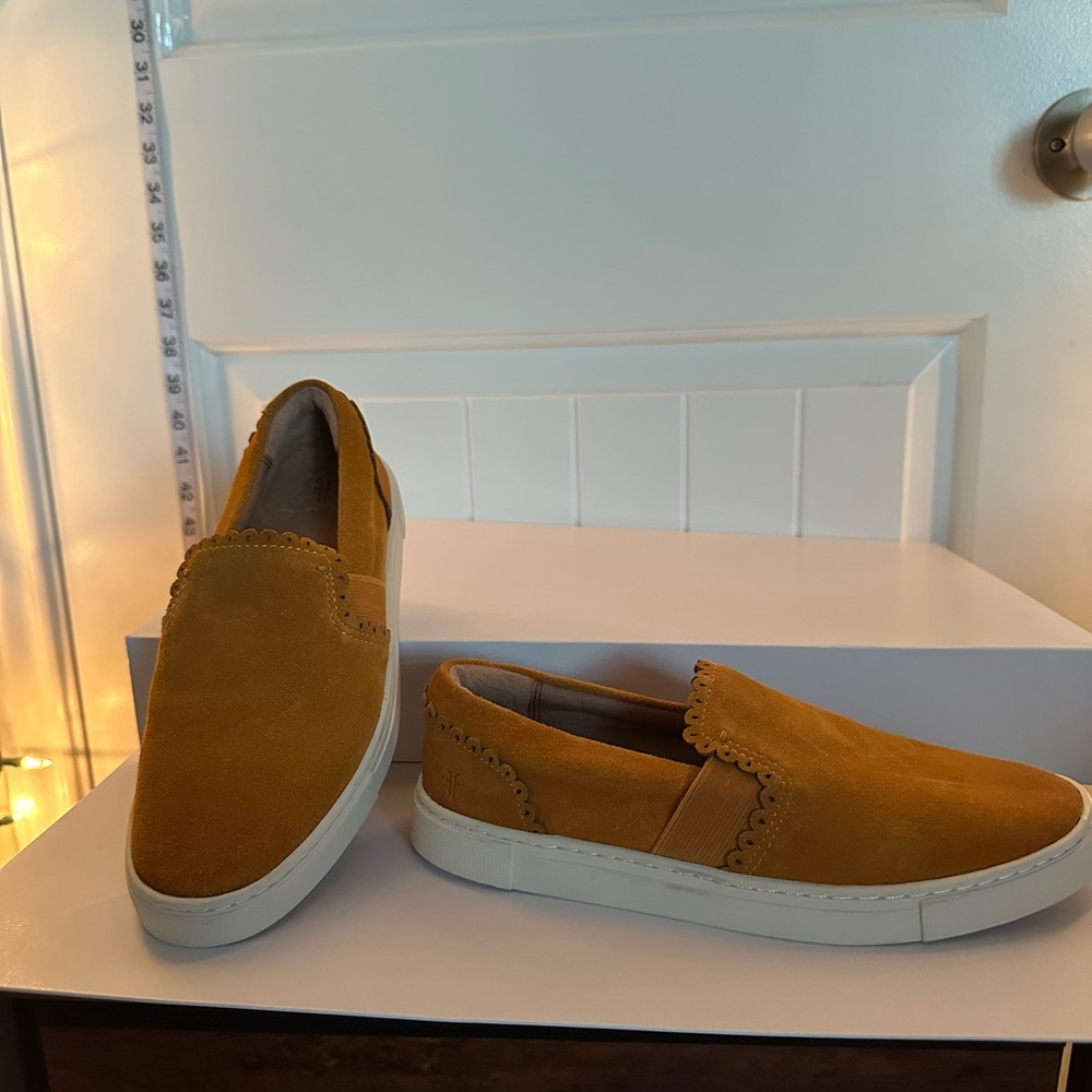 Never Worn- Women’s 6.5 Frye Mustard Slip-On Shoes